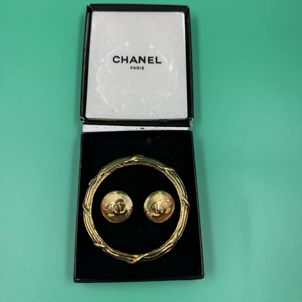 Vintage Chanel Paris Gold Tone Bangle Bracelet & Clip Earrings Set Original Box